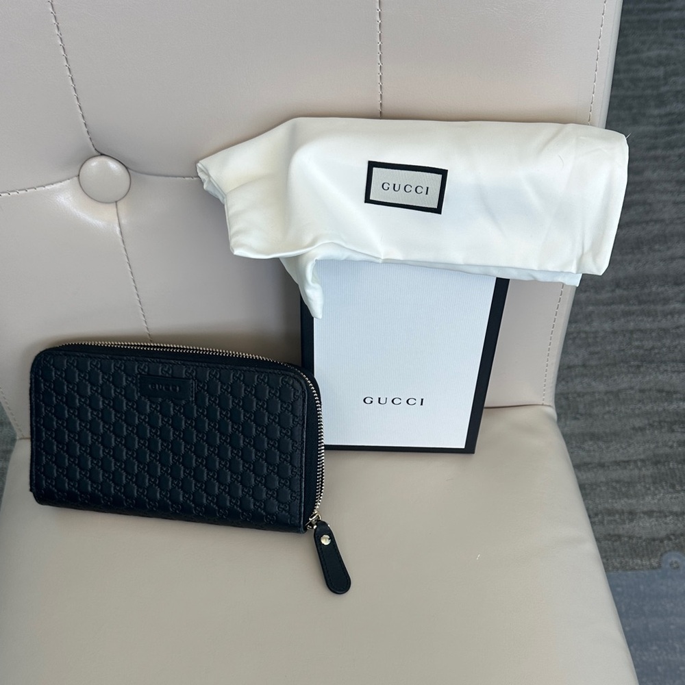 Gucci Quilted Black Zip Wallet